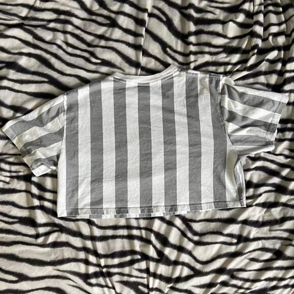 OBEY (Size S) White & Grey Striped Cropped Top - Picture 4 of 7